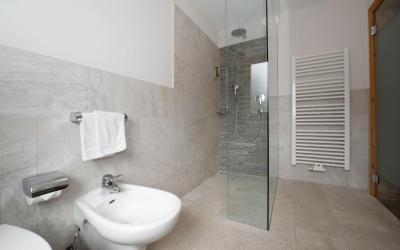 Camera Matrimoniale Superior con Balcone Lato Sud