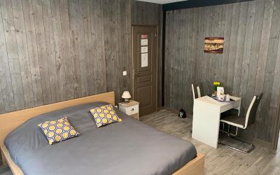 Chambre Familiale avec Salle de Bains Privative Chambre Familiale avec Salle de Bains Privative