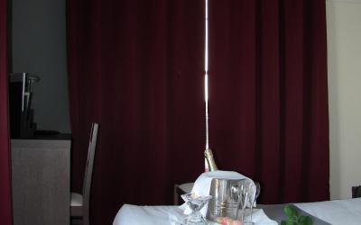 Chambre Double Standard - Vue sur Rue Chambre Double Standard - Vue sur Rue