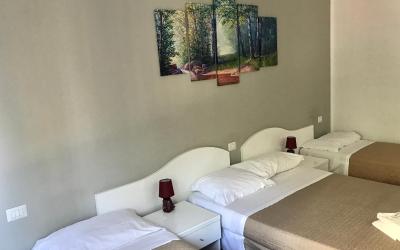 Camera Quadrupla con Bagno in Comune 