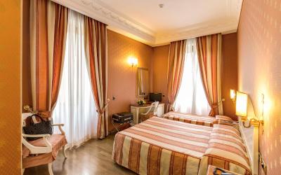 Camera Tripla Comfort