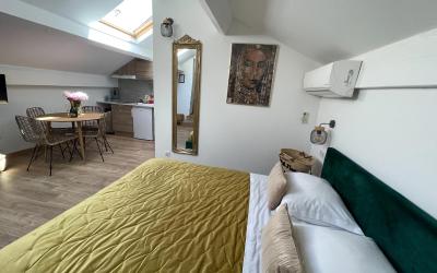 Studio Triple Standard