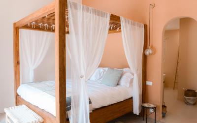 Chambre Lit King-Size - Vue sur Piscine 