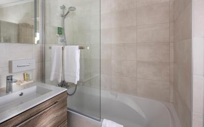 Chambre Lit Queen-Size Confort