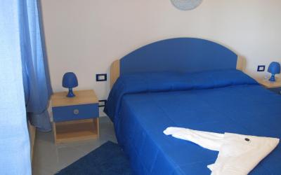 Camera Matrimoniale con Finestra