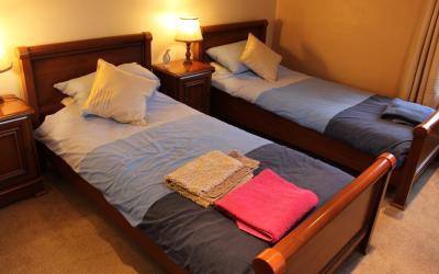 Chambre Lits Jumeaux avec Douche Chambre Lits Jumeaux avec Douche