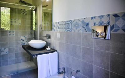 Camera Matrimoniale con Vista Giardino