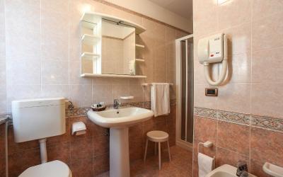 Camera Tripla Standard