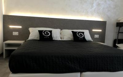 Camera Quadrupla Deluxe