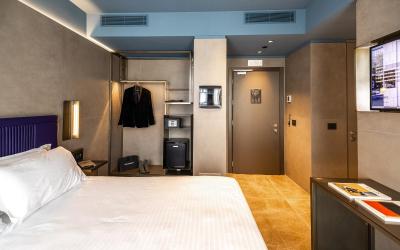 Camera Matrimoniale con Balcone e Vista