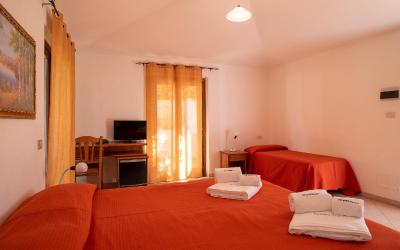 Camera Tripla Standard