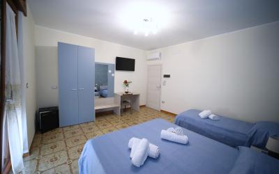 Camera Tripla con Bagno Privato Esterno 