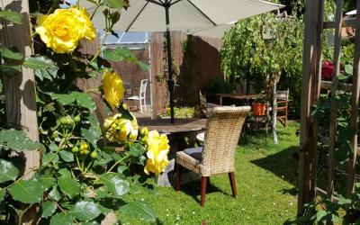Chambre Double avec Salle de Bains Commune - Vue sur Jardin Chambre Double avec Salle de Bains Commune - Vue sur Jardin