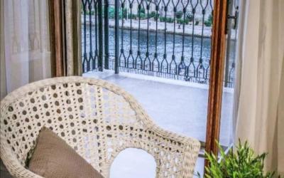 Camera Matrimoniale Deluxe con Balcone e Vista Mare