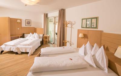 Camera Matrimoniale Superior con Balcone 