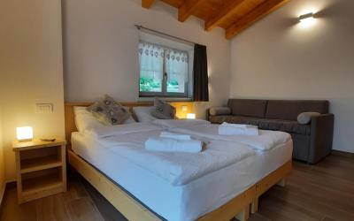 Camera Familiare con Balcone