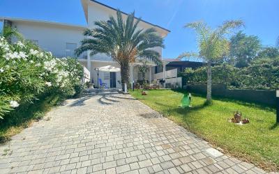 Appartamento con 3 Camere da Letto