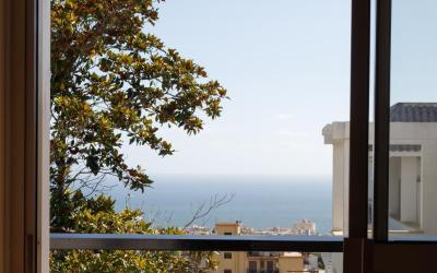 Camera Matrimoniale con Balcone e Vista Mare