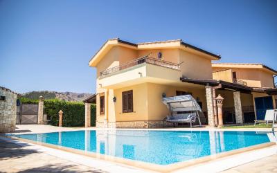 Villa con Piscina Privata 