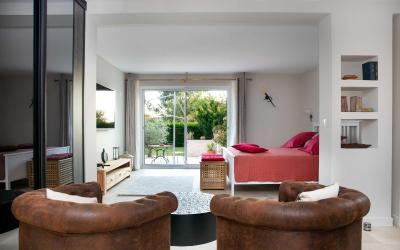 Suite Lit King-Size - Vue sur Piscine Suite Lit King-Size - Vue sur Piscine