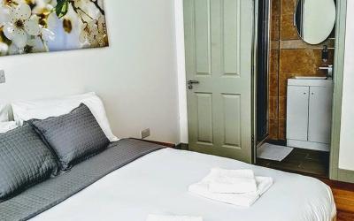 Double Room with Private Bathroom