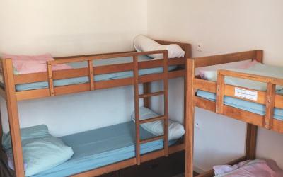 Lit dans Dortoir pour Hommes de 4 Lits Lit dans Dortoir pour Hommes de 4 Lits