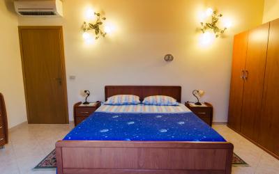 Appartamento con 2 Camere da Letto e con Vista Montagna