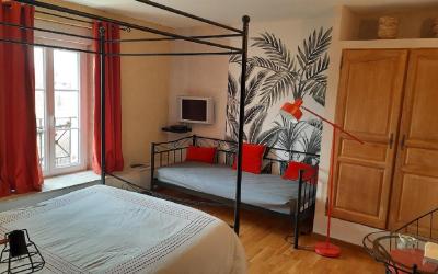 Chambre Triple avec Salle de Bains Privative