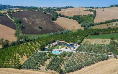 Villa con 8 Camere da Letto