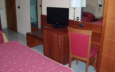 Camera Tripla Superior