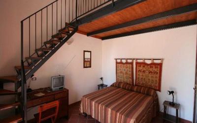 Camera Matrimoniale/Doppia con Letti Singoli su 2 Livelli