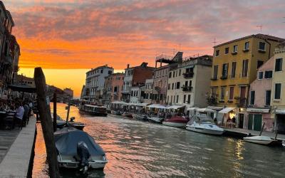 Camera King Superior con Vista Canale