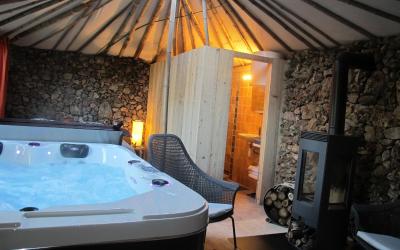 Lodge avec Jacuzzi Intu00e9rieur Lodge avec Jacuzzi Intu00e9rieur