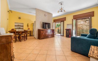 Appartamento con 2 Camere da Letto