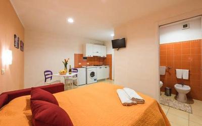 Monolocale con Divano-Letto