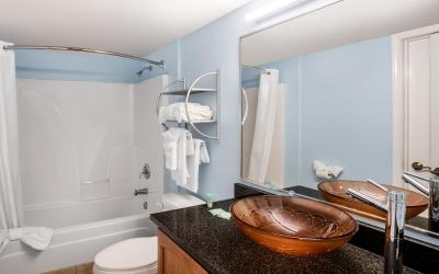 Deluxe Suite King and Full Oceanfront