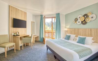 Chambre Lit King-Size Familiale - Vue sur Piscine