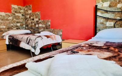 Camera Doppia con Letti Singoli con Bagno Privato 