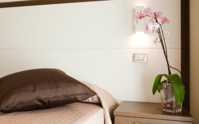 Camera Tripla Superior