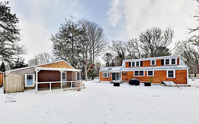 Five Bedroom Holiday Home