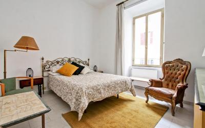 Appartamento con 3 Camere da Letto Appartamento con 3 Camere da Letto