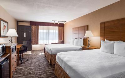Queen Room with Two Queen Beds - Non Smoking
