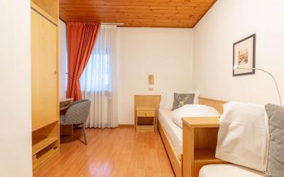 Camera Doppia con Letti Singoli