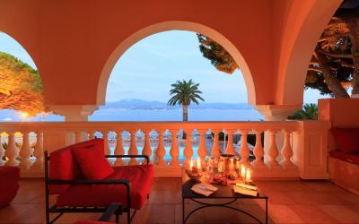 Privilu00e8geu00a0: salon su00e9paru00e9, terrasse et vue sur mer