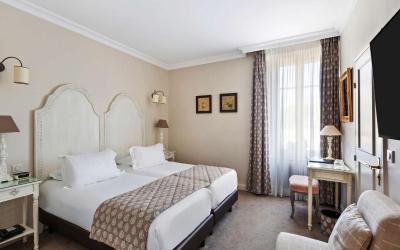 Chambre Lit King-Size Classique Chambre Lit King-Size Classique