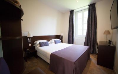 Chambre Lit Queen-Size - Vue sur Jardin