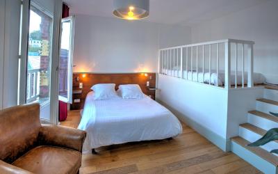 Chambre Triple avec Baignoire Spa - Vue sur Ville Chambre Triple avec Baignoire Spa - Vue sur Ville