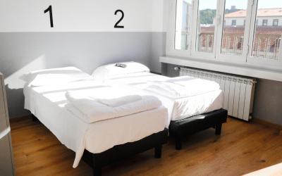 Camera Quadrupla Economy