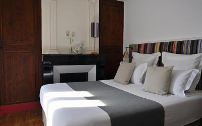 Chambre Lit Queen-Size Chambre Lit Queen-Size