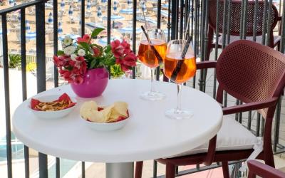 Camera Matrimoniale/Doppia con Letti Singoli con Vista Mare Laterale